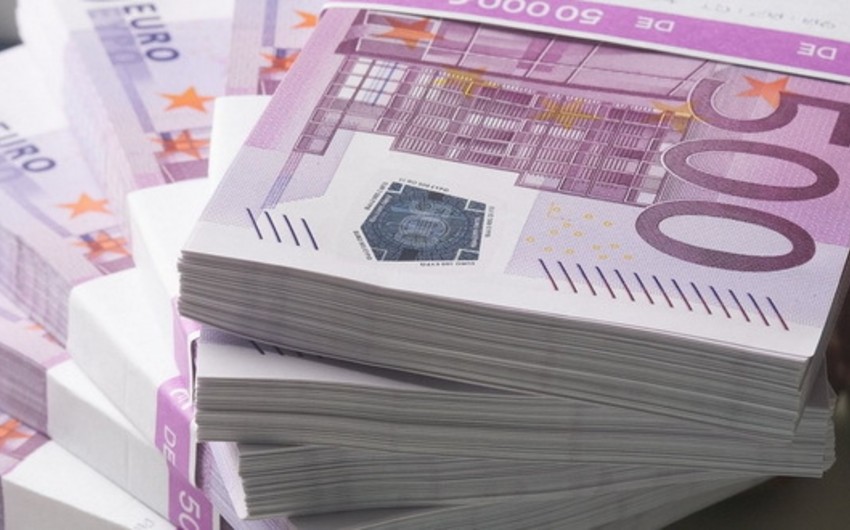 Avronun məzənnəsi 1,10 dollar həddini keçib
