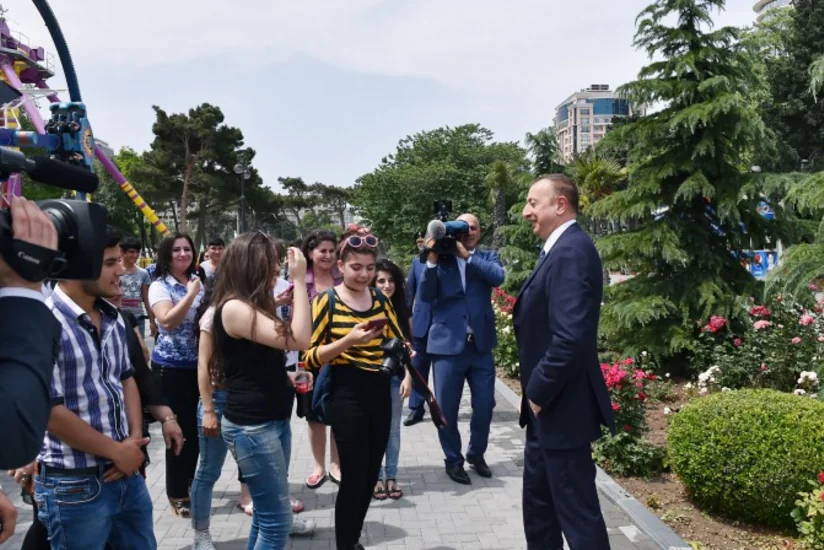 Azərbaycan Prezidenti Bakı Ağ Şəhər bulvarının açılışında iştirak edib
