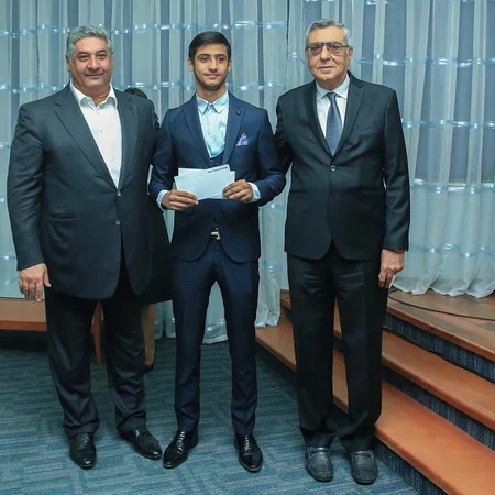 Yeniyetmələrin III Yay Olimpiya Oyunlarının medalçıları mükafatlandırılıb