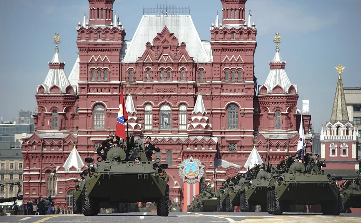 Qələbə paradında Putinin yanında əyləşəcək veteranlar karantinə yerləşdirilib