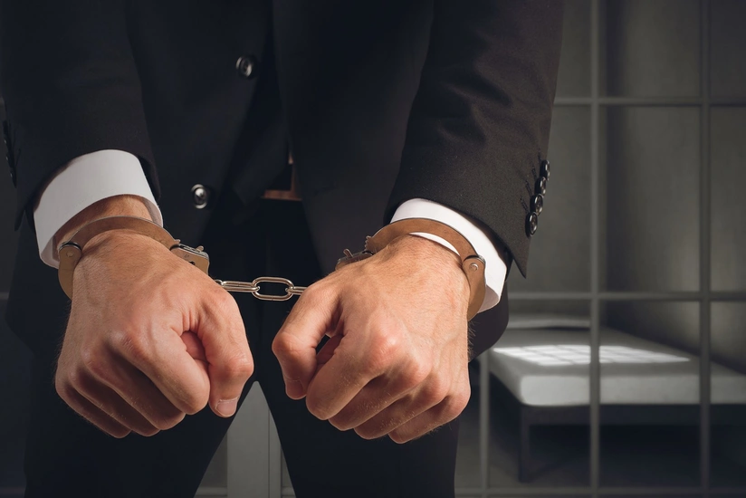 Bərdədə vəzifəli şəxslər rüşvət alarkən saxlanılıb