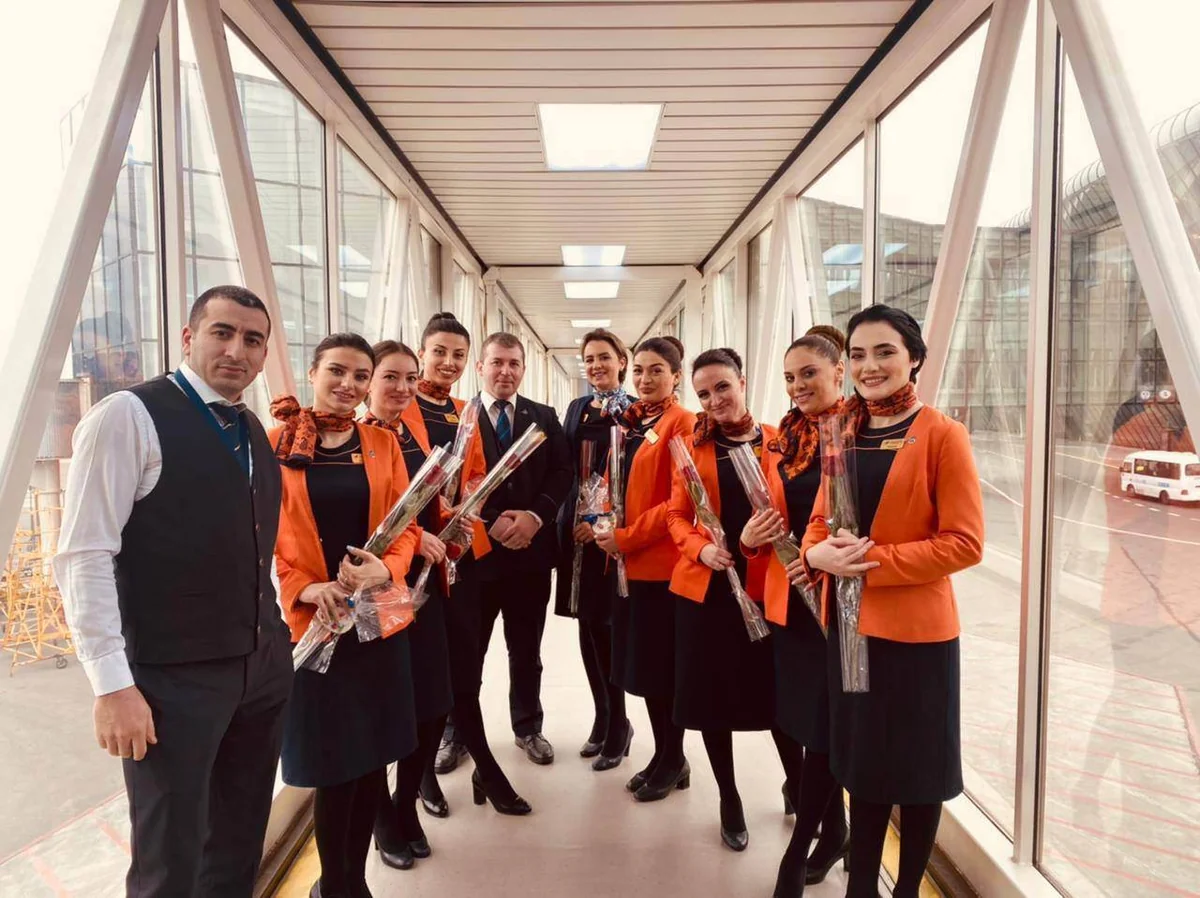 AZAL qadınları təbrik edib