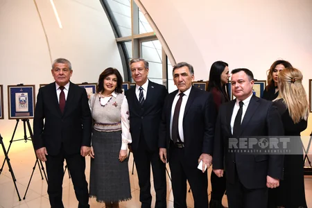 Heydər Əliyev Mərkəzində “Özbəkistanın mədəni irsi dünya külliyyatında” kitabının təqdimatı olub