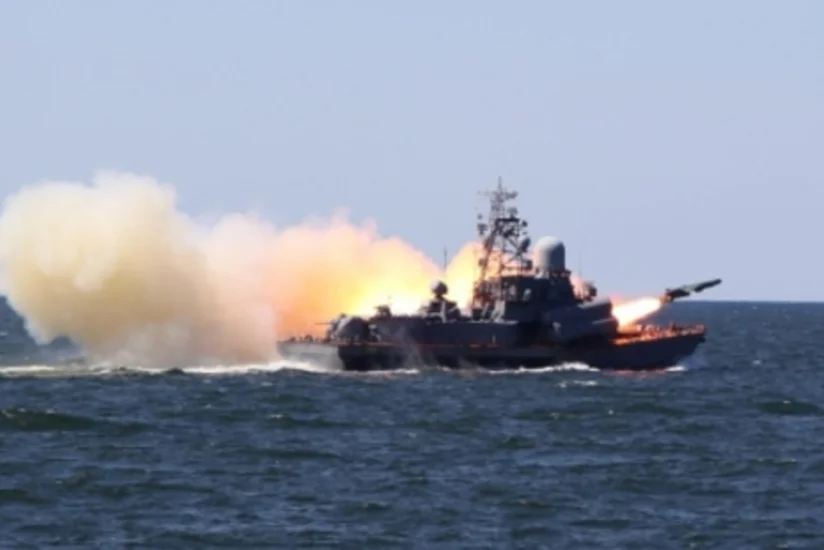 ​США опубликовали видео учений Ирана вблизи американского авианосца - ВИДЕО