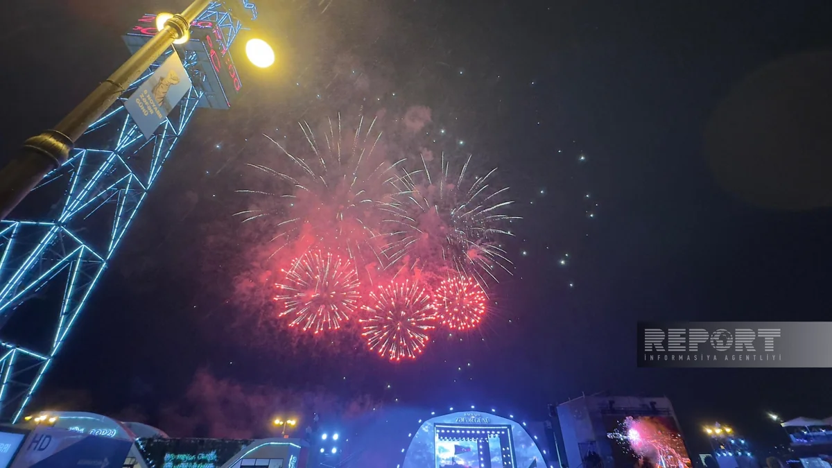 Bakıda Milli Parkdakı konsert proqramı möhtəşəm atəşfəşanlıqla yekunlaşıb - YENİLƏNİB