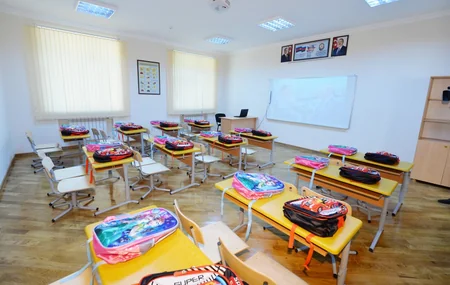 Azərbaycan Prezidenti 12 nömrəli orta məktəb üçün tikilən yeni tədris korpusunda yaradılan şəraitlə tanış olub