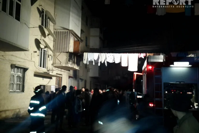 В Мингячевире потушен пожар в общежитии, 10 человек госпитализированы