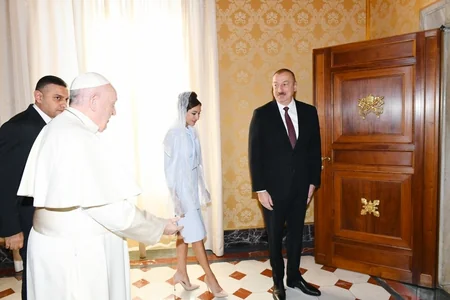 Prezident İlham Əliyev Vatikanda Papa Fransisk ilə görüşdü - FOTO - YENİLƏNİB