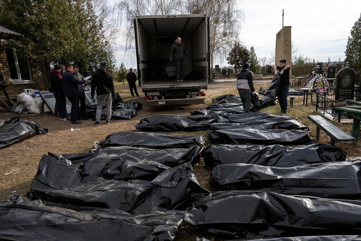 Глава Нацполиции: Тела 1200 погибших в Украине до сих пор не опознаны