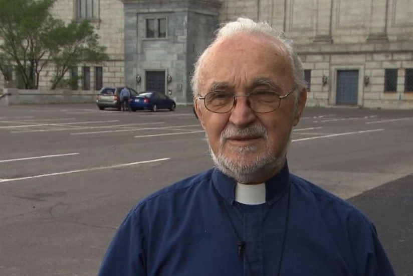 Kanadada keşiş ibadət zamanı bıçaqlanıb - VİDEO