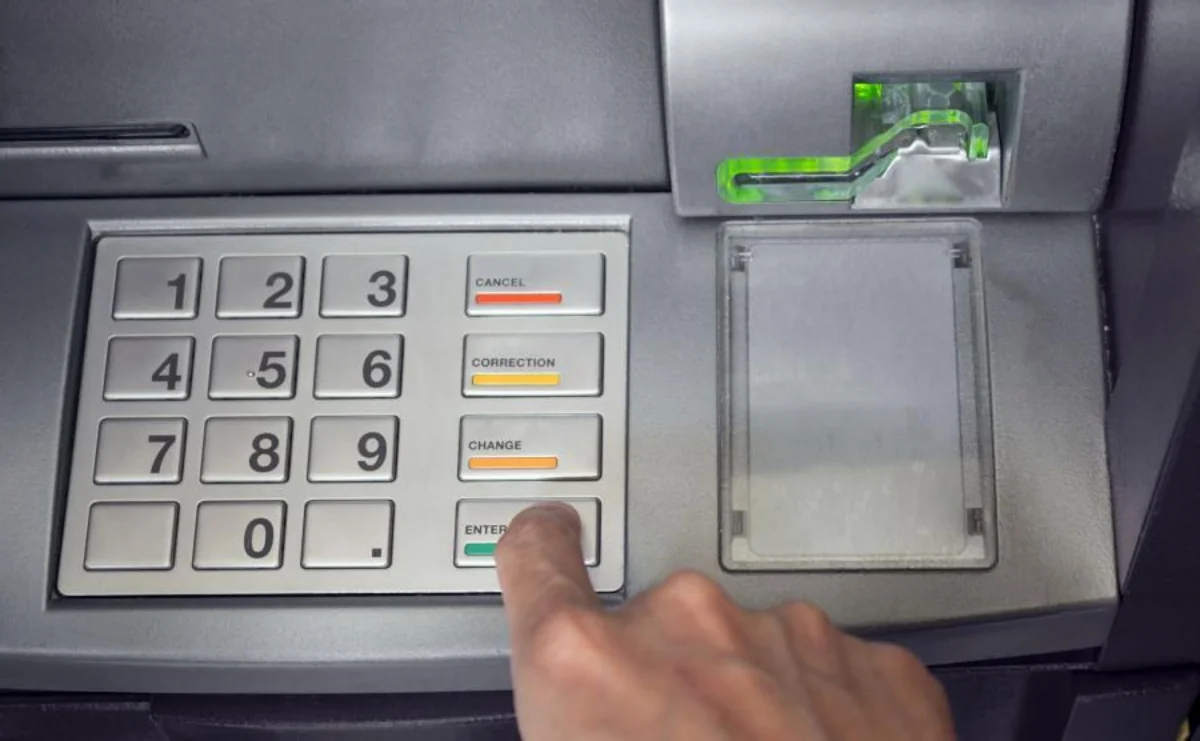 Azərbaycanda bu il 40 yeni bankomat quraşdırılıb