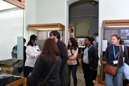 COP29 çərçivəsində Azərbaycana gələn xarici jurnalistlər tarixi, mədəni və nadir eksponatlarla tanış olublar