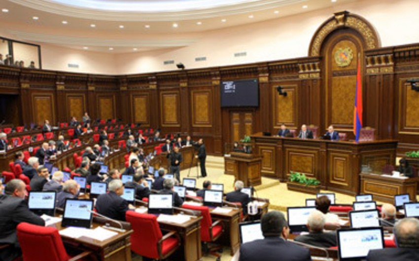 Ermənistan parlamenti hökumətin yenidən təşkil olunmasını təsdiqləyib
