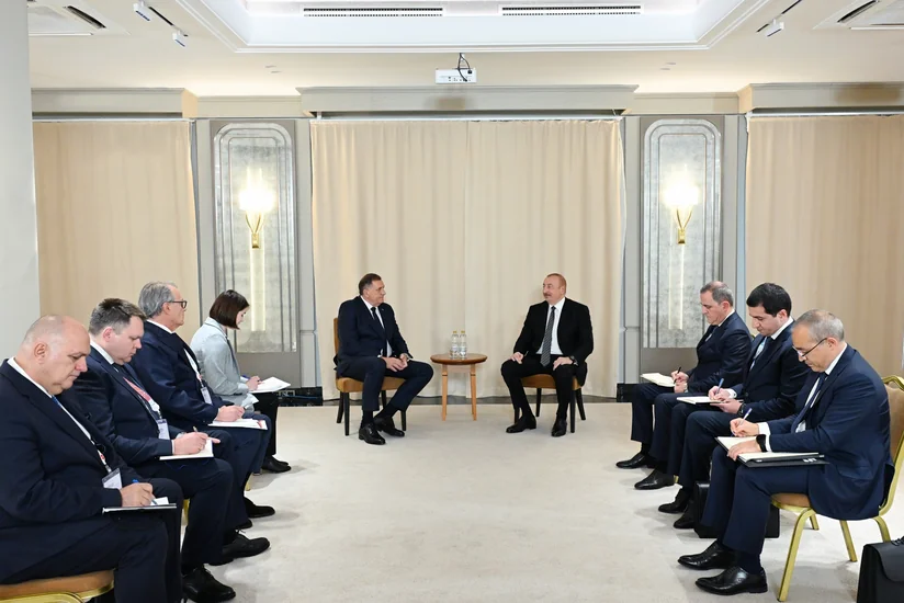 İlham Əliyev Kazanda Bosniya və Herseqovinanın Serbska Respublikasının Prezidenti Milorad Dodik ilə görüşüb