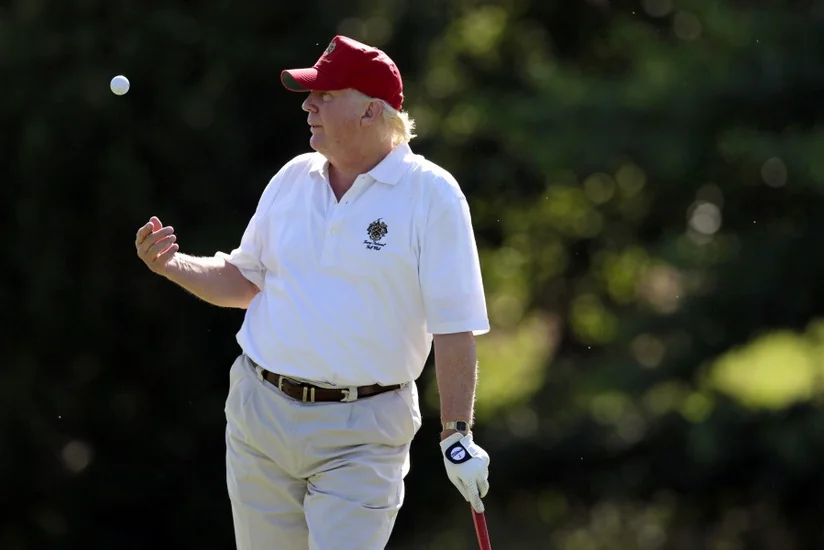 Donald Trampın qolf həvəsi büdcəyə baha başa gəlir
