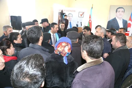 Laçından olan namizəd fəal seçki kampaniyası ilə diqqət çəkdi