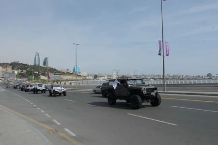 Состоялся автопробег в поддержку Баку-2015 - ВИДЕО