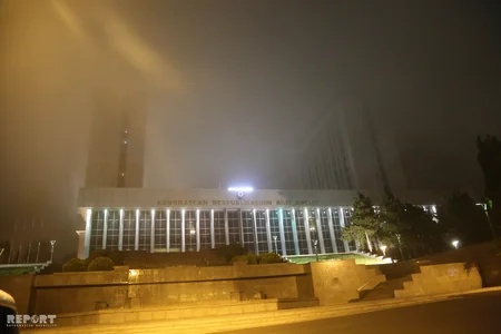 Bakı şəhərinin üzərini su buxarı bürüyüb - FOTO