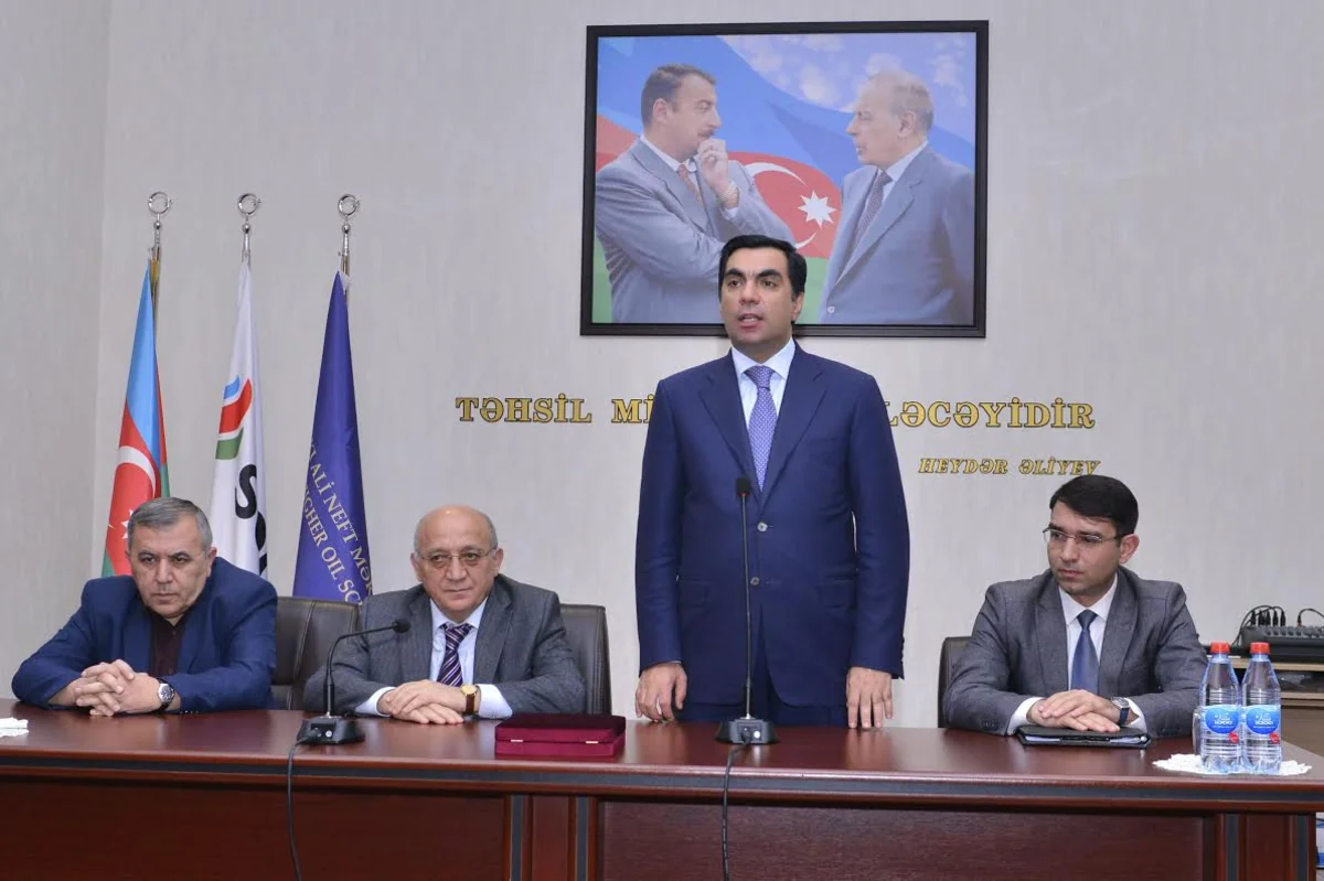 Mübariz Qurbanlı Bakı Ali Neft Məktəbində professor-müəllim heyəti və tələbələrlə görüşüb