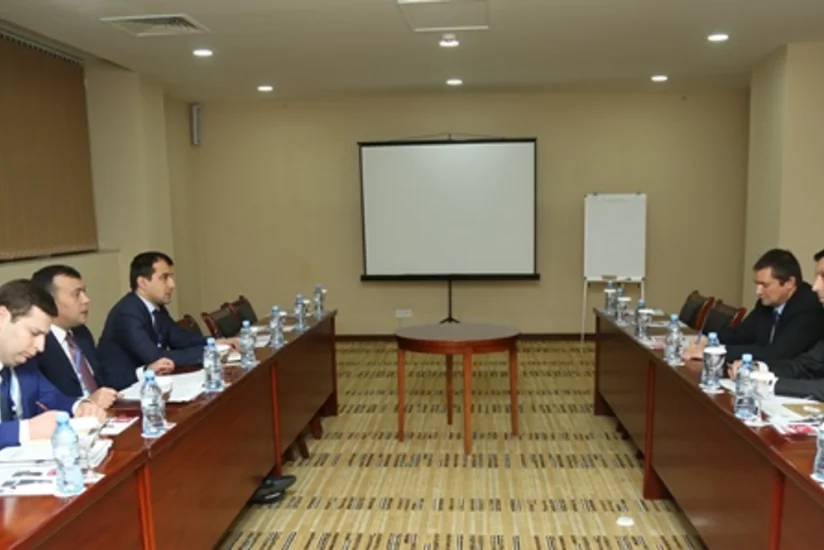 İqtisadiyyat nazirinin müavini UNESCAP-ın icraçı katibinin müavini ilə görüşüb