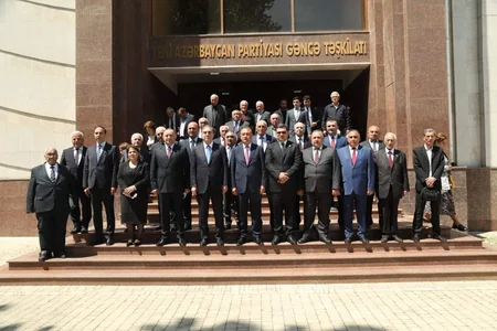 Gəncədə Heydər Əliyevin 100 illik yubileyinə həsr olunmuş regional konfrans keçirilib