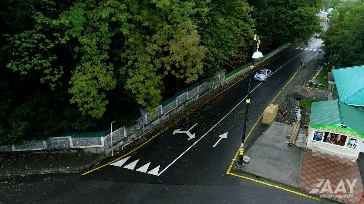 Qəbələdə 10 yaşayış məntəqəsini əhatə edən yollar yenidən qurulub