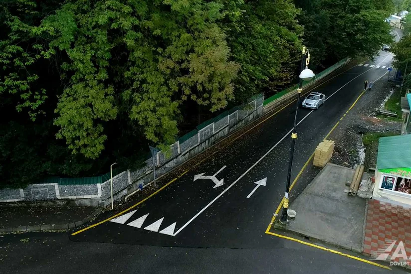 Qəbələdə 10 yaşayış məntəqəsini əhatə edən yollar yenidən qurulub