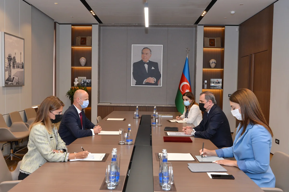 Jeyhun Bayramov receives new UNICEF Representative in Azerbaijan