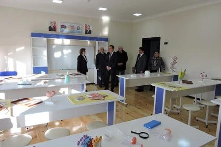 Təhsil naziri Şəkidə məktəb açılışında iştirak edib