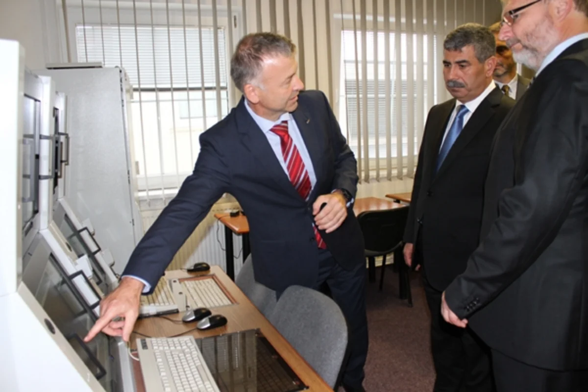 Zakir Həsənov Çexiyanın hərbi sənaye şirkətlərində olub