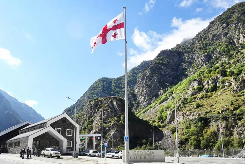 На границе с Грузией наблюдались огромные очереди из желающих покинуть РФ