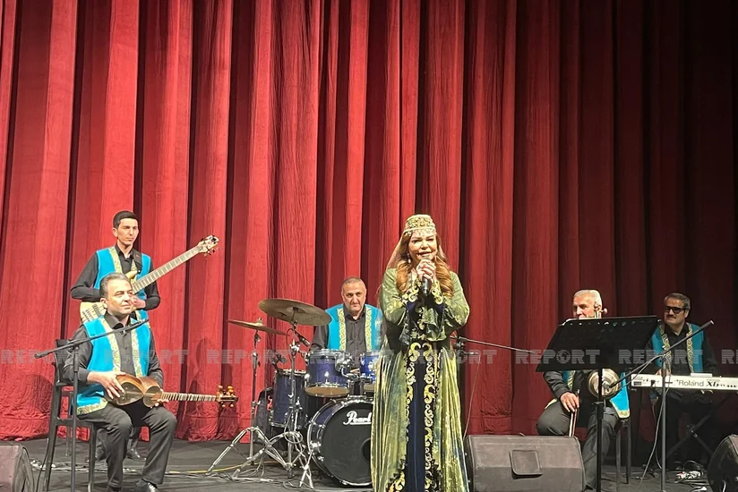 İstanbulda Novruz şənliyində Azərbaycanın Xalq artistinin milli mahnılar ifa edib