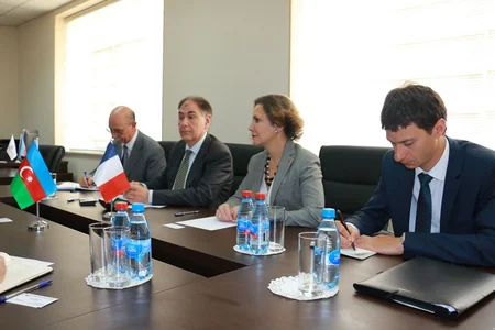 Fransanın MDB ölkələri üzrə regional rəhbəri İİTKM-də olub