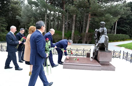 Akademik Zərifə Əliyevanın 100 illik yubileyinə həsr olunan elmi konfrans keçirilib