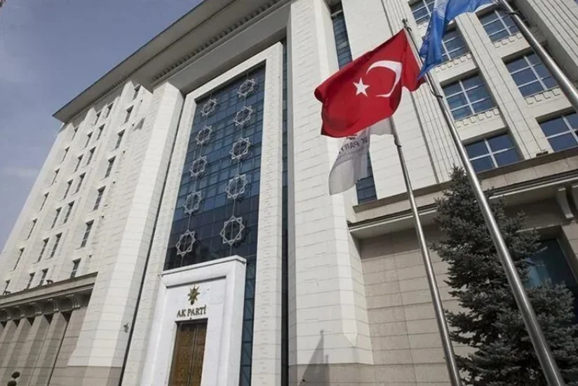 Türkiyəli nazirlər seçkiləri izləmək üçün AK Parti İstanbul təşkilatının binasına gəliblər
