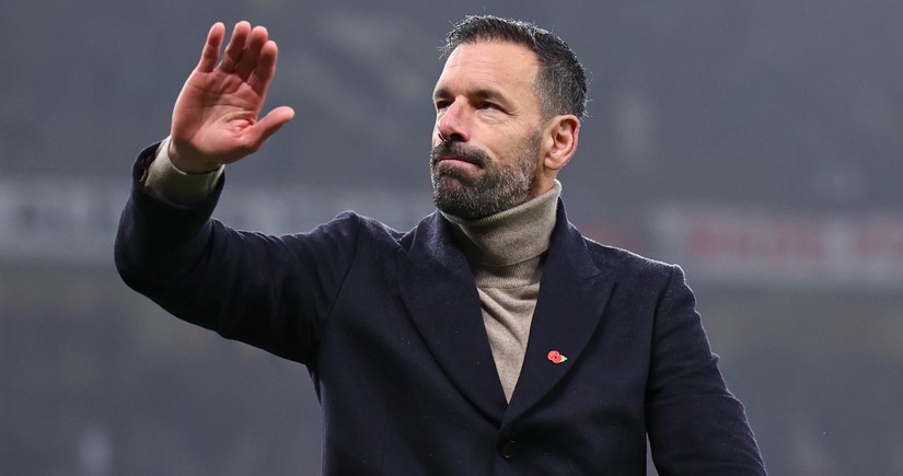 Lester klubu Rud van Nistelroya əvəzləyici axtarır