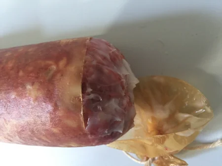 ​Bakıda satılan bir neçə adda kolbasa məhsullarının tərkibində at əti müəyyən edilib