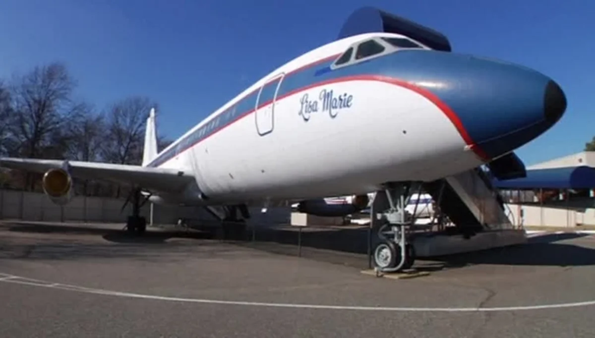 ​Elvis Preslinin təyyarələri 25 milyon dollara hərraca çıxarılıb