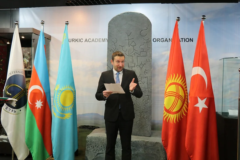 Macarıstanın dövlət bayrağı Beynəlxalq Türk Akademiyasında qaldırılıb