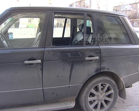 ​Bakıda bahalı avtomobildən oğurluq edilib - FOTOLAR