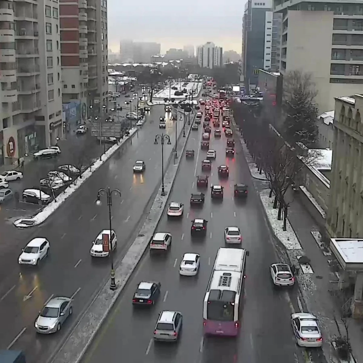 Bakının bir sıra yollarında tıxac müşahidə olunur