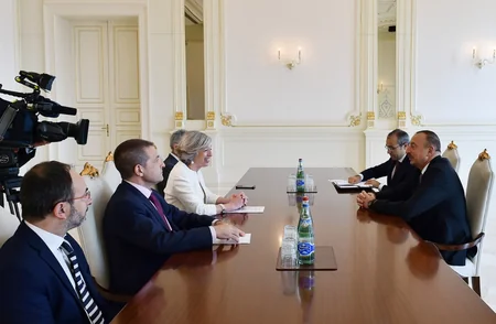 Prezident İlham Əliyev İtaliyanın təhsil nazirini qəbul edib