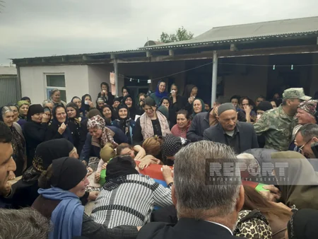 Biləsuvarda Birinci Qarabağ müharibəsinin şəhidi Elbrus İsaqov dəfn edilib - YENİLƏNİB