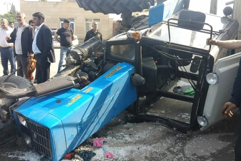 Kürdəmirdə traktor aşıb, sürücü xəsarət alıb - FOTO - VİDEO - YENİLƏNİB