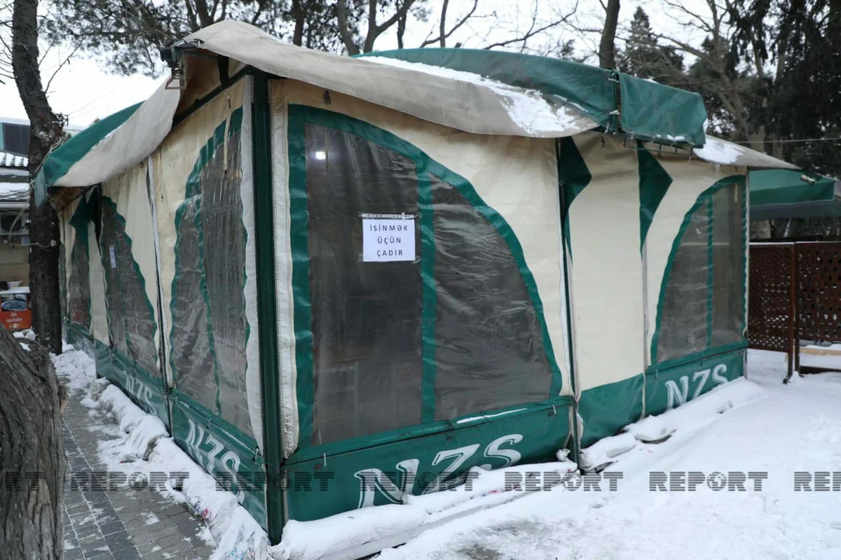 Yolda qalanlar bu çadırda isinir, isti yemək yeyir - FOTOLAR