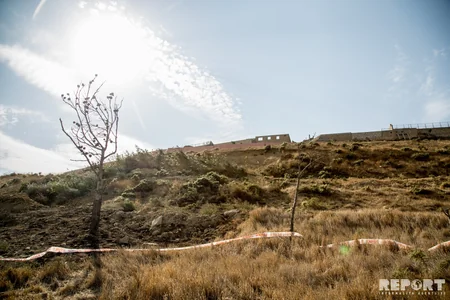 Badamdarda torpaq sürüşməsi baş verib, 8 ailəyə evlərini tərk etməklə bağlı xəbərdarlıq olunub - FOTOREPORTAJ - VİDEO - YENİLƏNİB