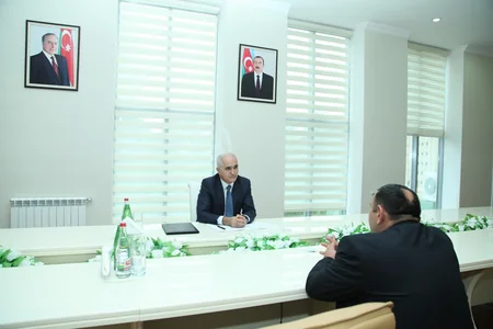 ​İqtisadiyyat və sənaye naziri Masallıda vətəndaşları qəbul edib