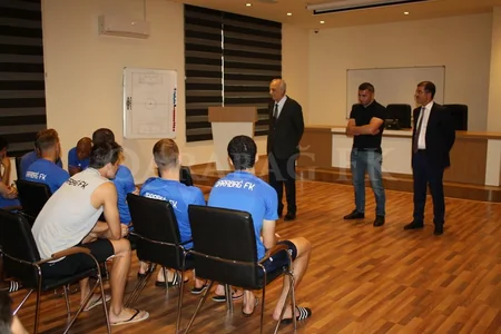Qarabağ futbol klubunun prezidenti Abdolbari Goozal komandayla görüşüb - VİDEO