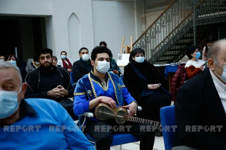 Tbilisi Şəhər Şurasında Azərbaycan dilində şeirlər səsləndirilib