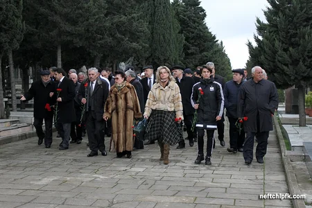 ​Neftçi klubu Anatoli Bonişevskinin məzarını ziyarət edib